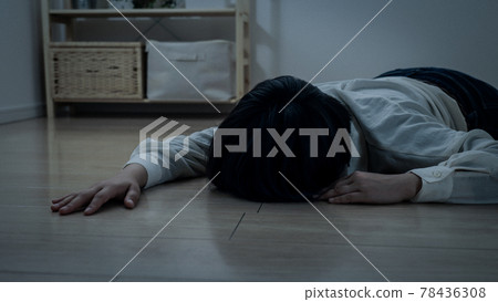 Woman / fall 78436308