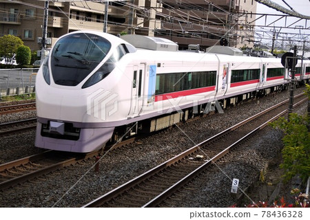Joban Line: Super Hitachi running, rapid trains and local trains. I even took a picture of the wind pressure. Joban Line: Super Hitachi running, rapid trains and local trains. I even took a picture of the wind pressure. 78436328