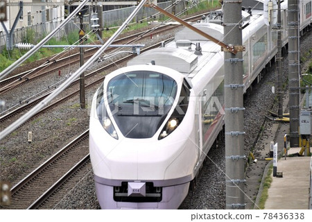 常磐線：Super Hitachi 運行、快速列車和普通列車。我什至拍了一張風壓的照片。 78436338