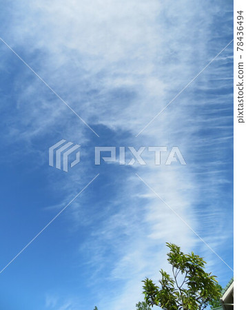 Clear clouds 78436494