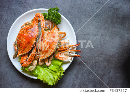 Steamed or boiled Blue Swimming Crab ocean gourmet with salad vegetables lettuce, Fresh seafood crab cooking food in the restaurant, top view Steamed or boiled Blue Swimming Crab ocean gourmet with salad vegetables lettuce, Fresh seafood crab cooking food in the restaurant, top view 78437257