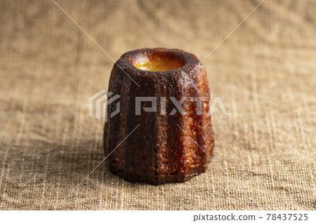Canelé, a famous confectionery in Bordeaux, France 78437525