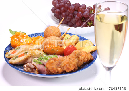 開胃小菜和葡萄酒 開胃小菜和葡萄酒 78438138