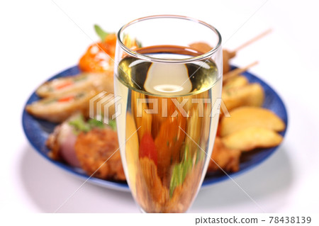 開胃小菜和葡萄酒 78438139