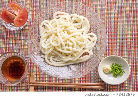 Refreshingly chilled udon noodles in summer 78438679