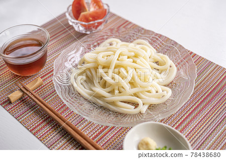 Refreshingly chilled udon noodles in summer 78438680