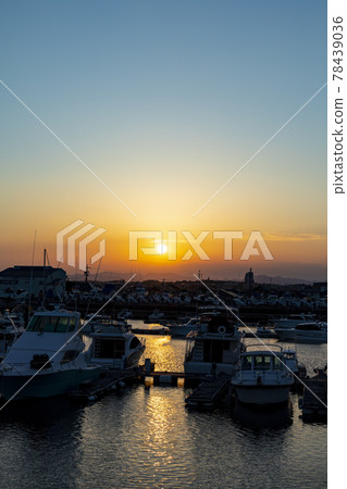 Sunset of the marina Sunset of the marina 78439036