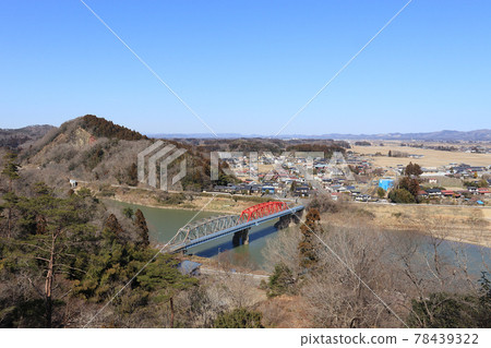 Abukuma River and Marumori Bridge seen from Oiwa Azumaya in Dodoishi Park, Marumori Town, Igu District, Miyagi Prefecture 78439322