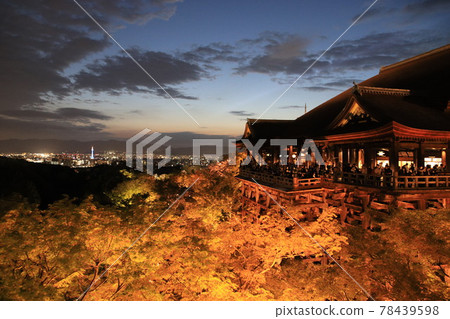Kiyomizu Temple at dusk Kiyomizu Temple at dusk 78439598