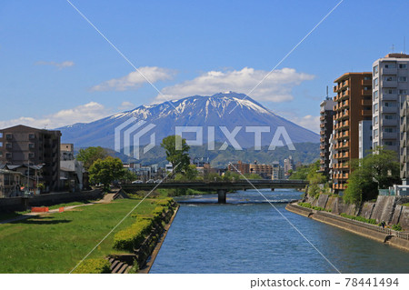Mt. Iwate seen from Asahibashi in Morioka city 78441494