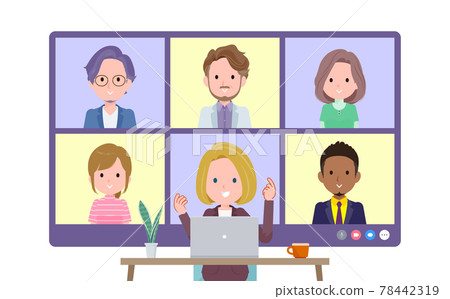 一組與多人進行在線會議的金發女商人。前角 一組與多人進行在線會議的金發女商人。前角 78442319