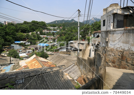 Jeongneunggol. Alley. Gate. Flowerpot. Seongbuk-gu Jeongneunggol. Alley. Gate. Flowerpot. Seongbuk-gu 78449034
