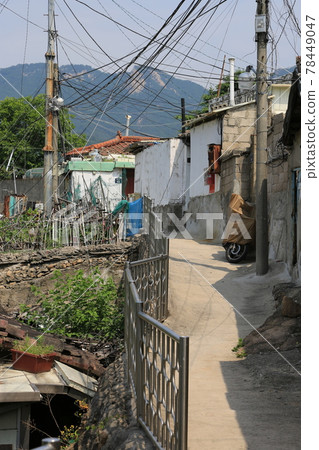 Jeongneunggol. Alley. Gate. Flowerpot. Seongbuk-gu Jeongneunggol. Alley. Gate. Flowerpot. Seongbuk-gu 78449047