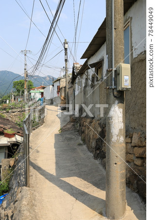 Jeongneunggol. Alley. Gate. Flowerpot. Seongbuk-gu Jeongneunggol. Alley. Gate. Flowerpot. Seongbuk-gu 78449049