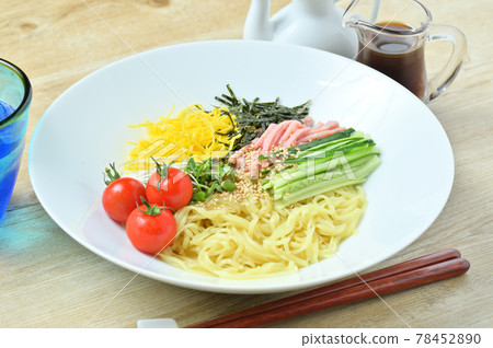 Served with summer chilled Chinese, cucumber, ham, broccoli egg, chopped seaweed, cherry tomatoes and broccoli sprout. Soy sauce flavor. Served with summer chilled Chinese, cucumber, ham, broccoli egg, chopped seaweed, cherry tomatoes and broccoli sprout. Soy sauce flavor. 78452890