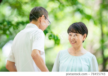 Married couple senior fresh green Married couple senior fresh green 78455743