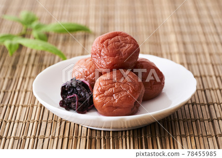 碗裡的梅干和南葉 78455985