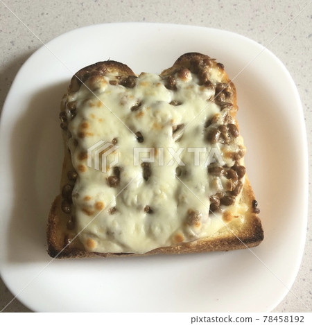 Natto and cheese toast 78458192