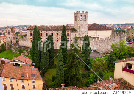 Castle in Desenzano del Garda 78459709