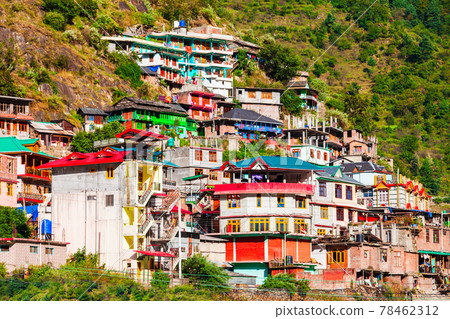 Colorful local houses in Manikaran, India 78462312