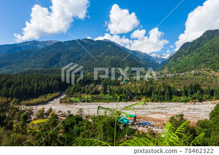 Beas river valley near Manali, India 78462322