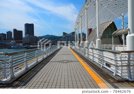 Passage from Meriken Park Oriental Hotel in Kobe to Port Tower Passage from Meriken Park Oriental Hotel in Kobe to Port Tower 78462676