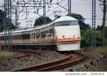 Original painting revived ... Wearing debut coloring and going to Nikko Road "Limited Express Spacia" primary color revival car Original painting revived ... Wearing debut coloring and going to Nikko Road "Limited Express Spacia" primary color revival car 78463916