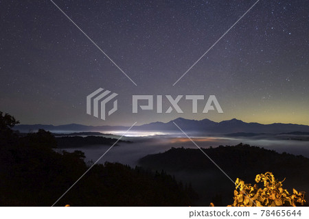 Three Mountains of Echigo, Starry Sky and Aurora Sea of Clouds (Kawaguchi, Nagaoka City) 78465644