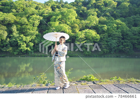 嵐山大井川初夏的和服畫像 嵐山大井川初夏的和服畫像 78466661