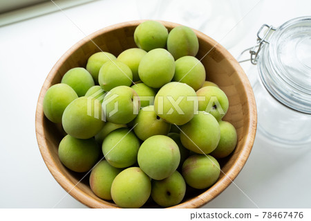 Plum work material 78467476