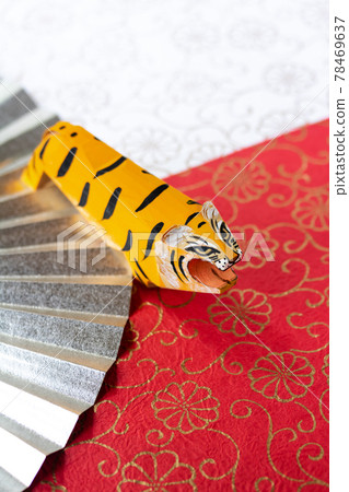 2022 Tiger year, folding fan and tiger carved with one sword Sasano 78469637