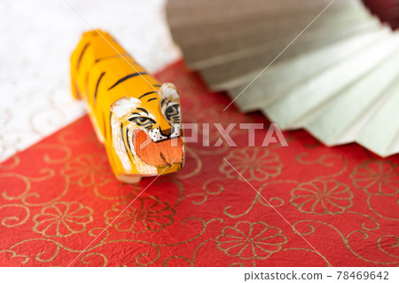 2022 Tiger year, folding fan and tiger carved with one sword Sasano 78469642