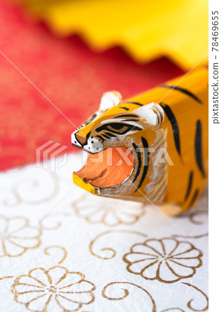 2022 Tiger year, folding fan and tiger carved with one sword Sasano 78469655