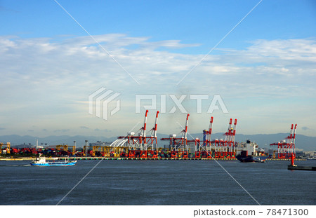 Overlooking the transportation industry area of Osaka Nanko Overlooking the transportation industry area of Osaka Nanko 78471300