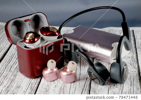 Completely wirelessless earphones and bone conduction earphones Completely wirelessless earphones and bone conduction earphones 78471448