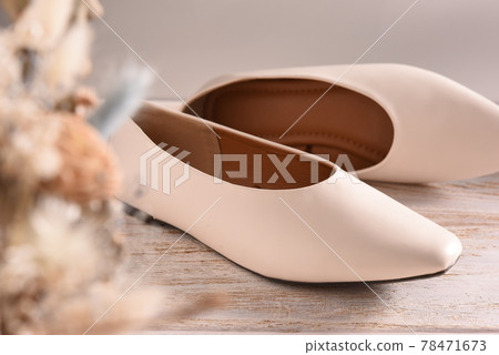 White pumps White pumps 78471673