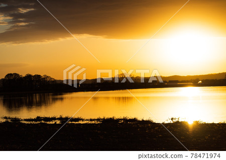 Miyajimanuma, Hokkaido, dyed in the setting sun Miyajimanuma, Hokkaido, dyed in the setting sun 78471974