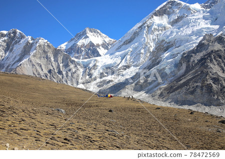 直升機和昆布冰川(尼泊爾) 直升機和昆布冰川(尼泊爾) 78472569