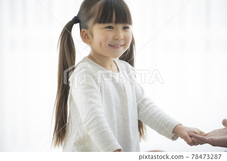 6歲女孩 6歲女孩 78473287