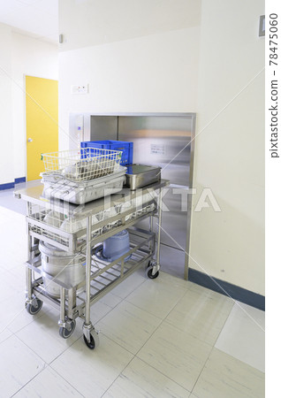 School lunch (serving cart) School lunch (serving cart) 78475060
