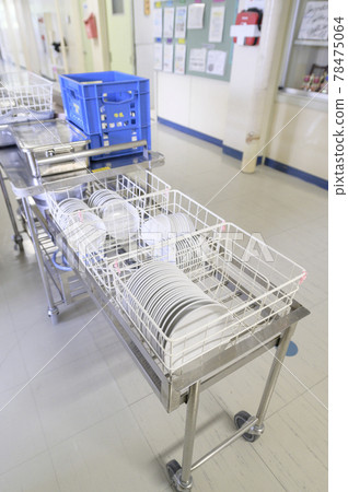 School lunch (serving cart) School lunch (serving cart) 78475064