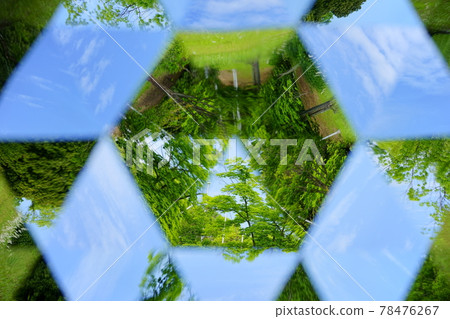 See the park square with a kaleidoscope See the park square with a kaleidoscope 78476267