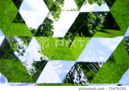 See the park square with a kaleidoscope 78476288