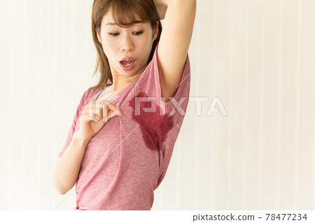 Sweating side by side Sweating side by side 78477234