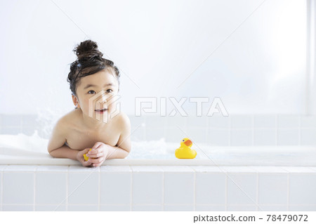 Girl child bath time Girl child bath time 78479072