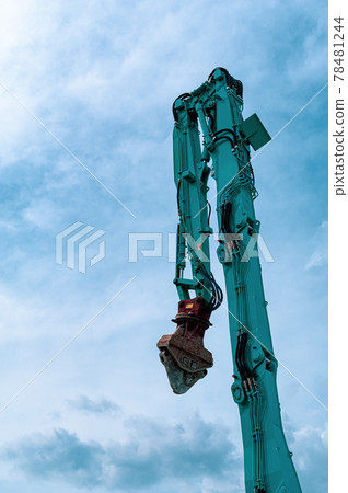 Demolition machine Cutter and arm Under the sky covered by clouds a-2 Vivid 78481244