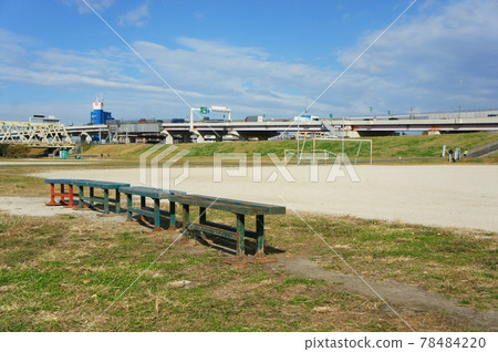 Bench on the riverbed ground Bench on the riverbed ground 78484220