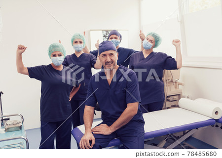 orthopedic doctor working together with his multiethnic team orthopedic doctor working together with his multiethnic team 78485680