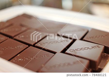 內襯巧克力 78488121