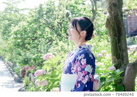 Hydrangea and yukata ladies Hydrangea and yukata ladies 78489248
